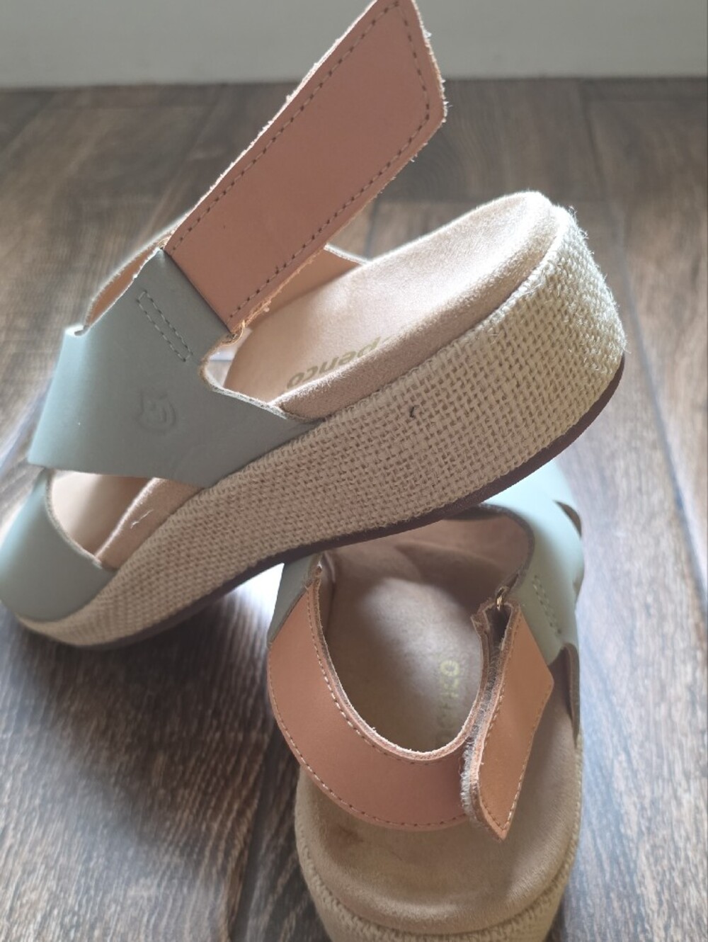 Spano Women's Mint Green Crossband Espadrille Wedge Sandals - Picture 4 of 6